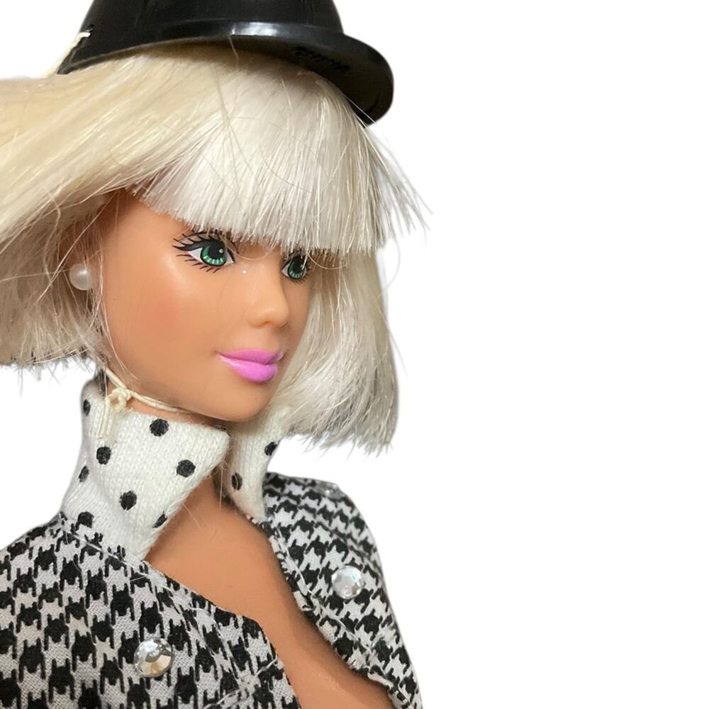 Barbie Vintage Doll with Black and White Outfit EUC - Picture 3 of 5